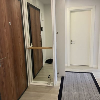 Alquiler de un espacioso apartamento amueblado de 2 habitaciones, 63 m², Constanța, Rumanía